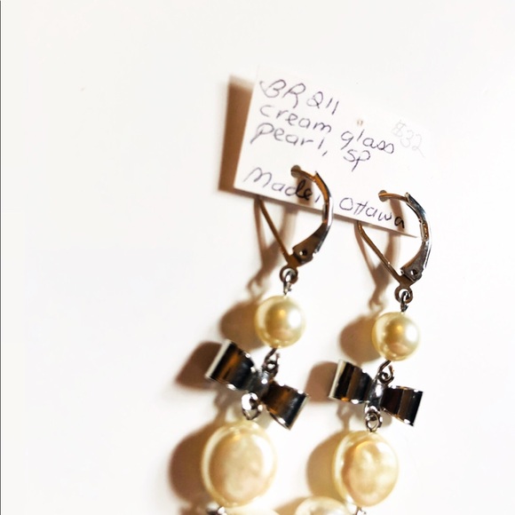 Cream Pearl Drop Earrings - Picture 4 of 4